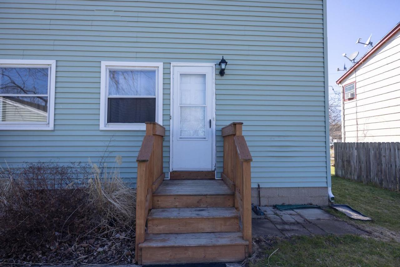Cheerful Home With Free Parking And Wifi Rochester Exterior photo